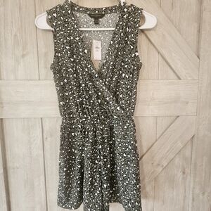 Banana Republic Green Animal Print Sleeveless Romper - XXS Petite